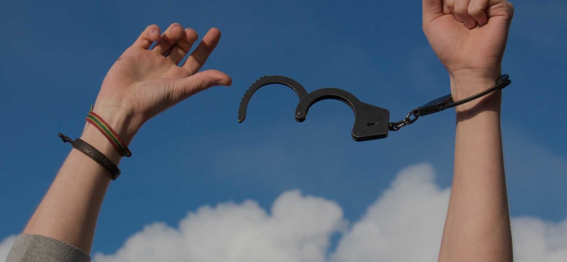 freedom-handcuffs-hands